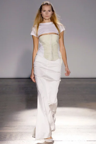 Look 18
